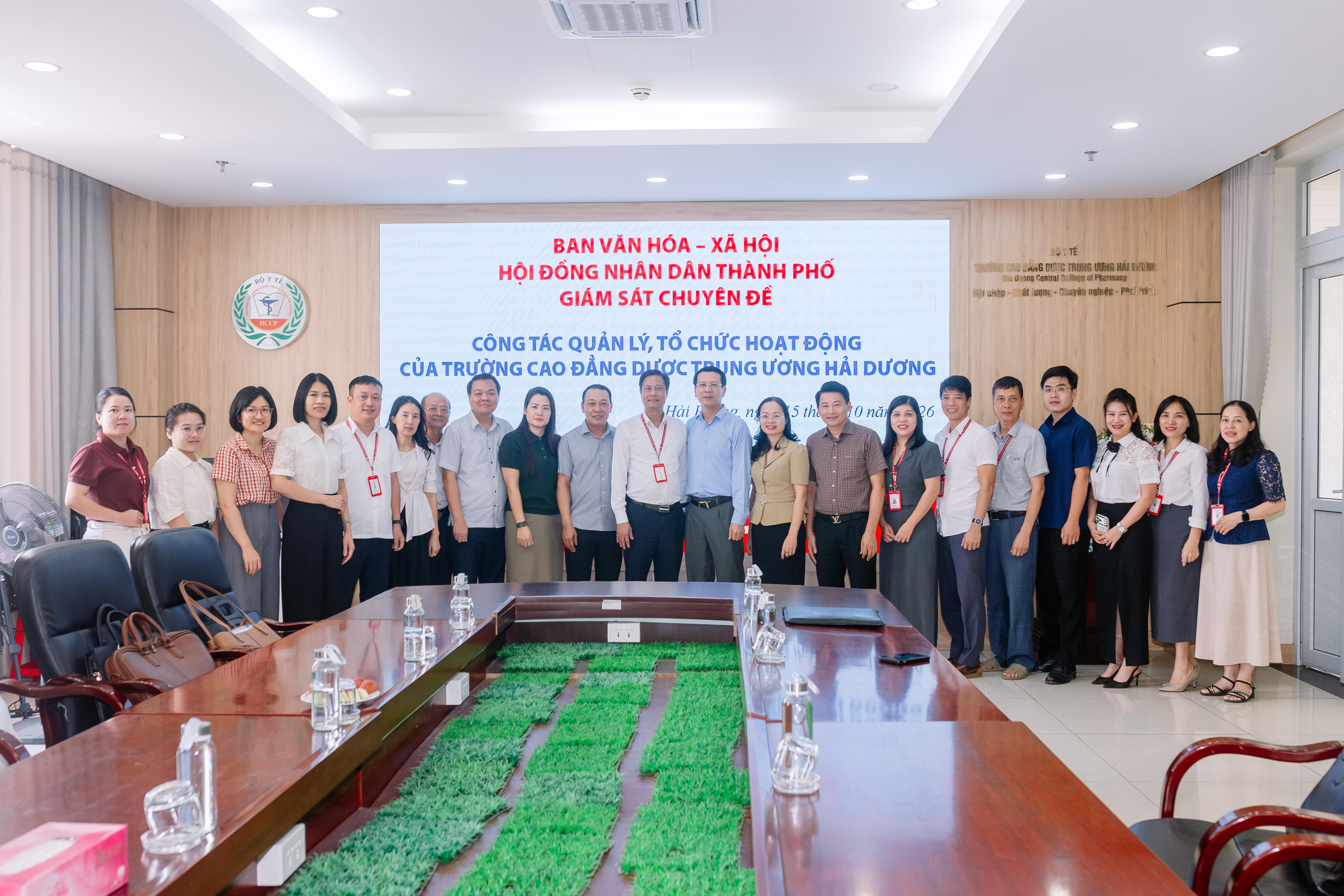 ĐOÀN GIÁM SÁT CỦA HỘI ĐỒNG NHÂN DÂN THÀNH PHỐ HẢI PHÒNG GIÁM SÁT TẠI TRƯỜNG CAO ĐẲNG DƯỢC TRUNG ƯƠNG HẢI DƯƠNG