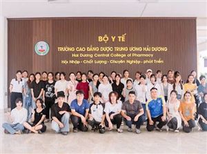 TRƯỜNG CAO ĐẲNG DƯỢC TRUNG ƯƠNG HẢI DƯƠNG TỔ CHỨC CHO TÂN SINH VIÊN THAM QUAN CƠ SỞ VẬT CHẤT NHÀ TRƯỜNG
