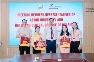 ĐOÀN TRƯỜNG ĐẠI HỌC ASTON THĂM VÀ LÀM VIỆC TẠI HCCP