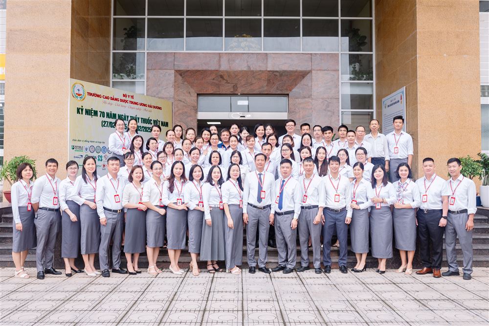 Trường Cao đẳng đẳng Dược Trung ương Hải Dương tổ chức Hội nghị Tổng kết Năm học 2024–2025: Nhìn lại để bứt phá