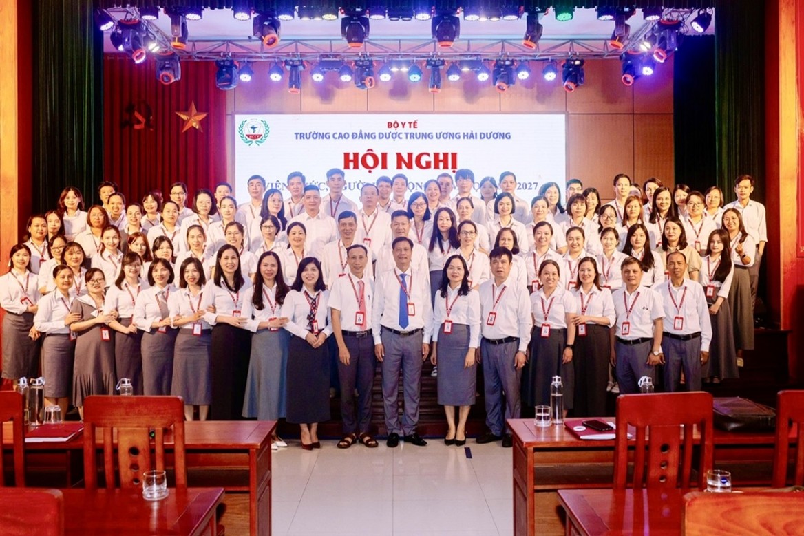 HỘI NGHỊ VIÊN CHỨC, NGƯỜI LAO ĐỘNG NĂM HỌC 2026–2027 Dân chủ -  Đoàn kết  -  Đổi mới