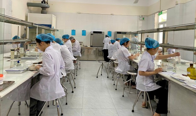 TRẢI NGHIỆM MÔI TRƯỜNG HỌC TẬP CHUYÊN NGHIỆP TẠI TRƯỜNG CAO ĐĂNG DƯỢC TRUNG ƯƠNG HẢI DƯƠNG