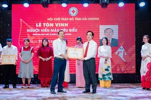 Hai cá nhân Trường Cao đẳng Dược Trung ương Hải Dương được tôn vinh Người hiến máu tiêu biểu tỉnh Hải Dương năm 2025