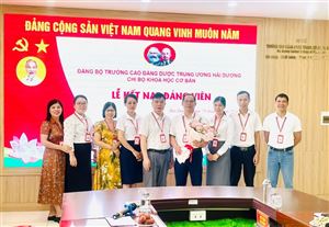 CHI BỘ KHOA HỌC CƠ BẢN TỔ CHỨC LỄ KẾT NẠP ĐẢNG VIÊN MỚI