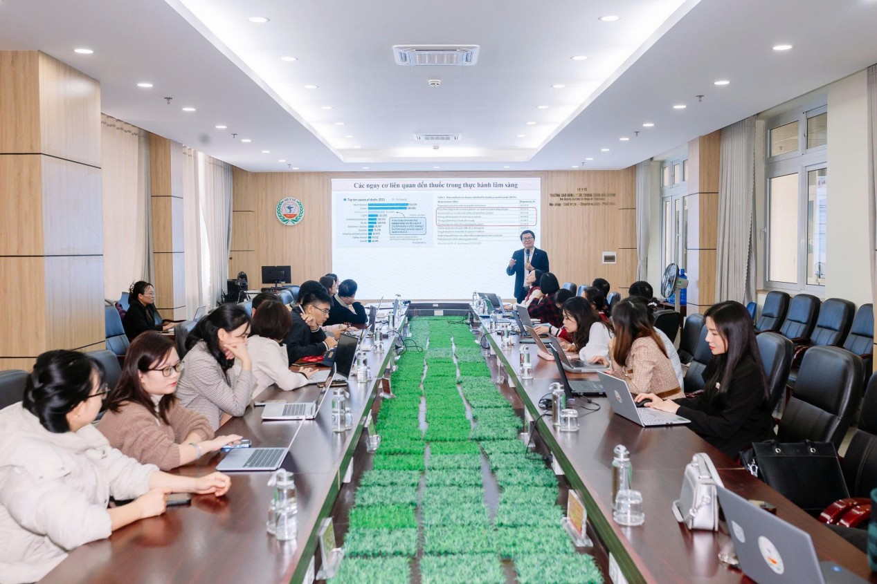 Trường Cao đẳng Dược Trung ương Hải Dương tổ chức tập huấn công tác Dược lâm sàng