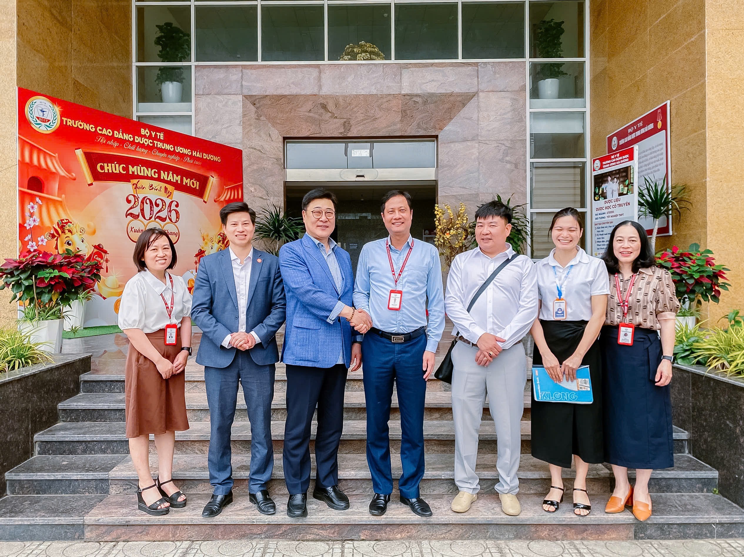 Trường Cao đẳng Dược Trung ương Hải Dương tiếp đoàn công tác Trường Đại học khoa học kỹ thuật Chunnam