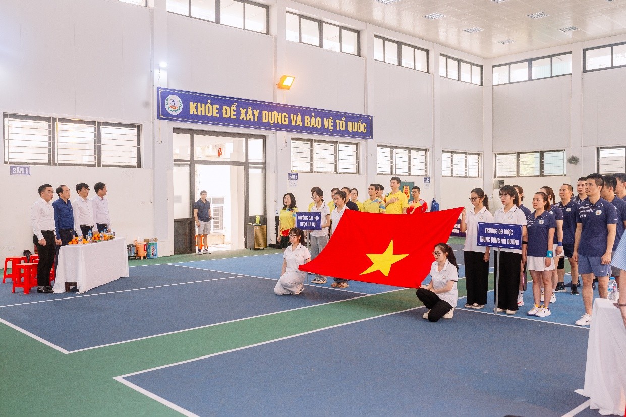 SÔI NỔI CHƯƠNG TRÌNH GIAO LƯU THỂ THAO GIỮA TRƯỜNG CAO ĐẲNG DƯỢC TRUNG ƯƠNG HẢI DƯƠNG VÀ TRƯỜNG ĐẠI HỌC DƯỢC HÀ NỘI