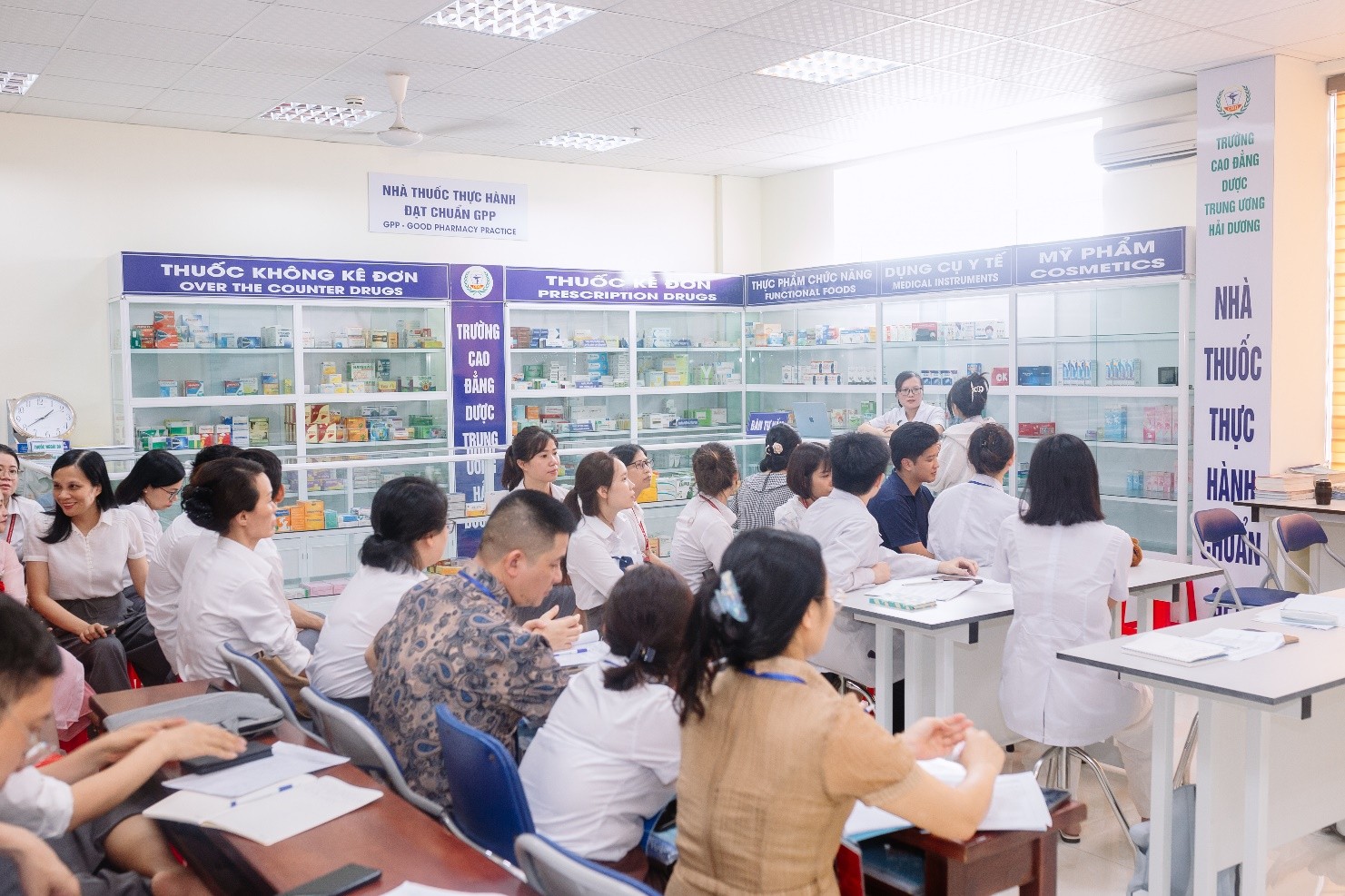 SÔI NỔI CÁC PHẦN THI GIẢNG VÀ HOẠT ĐỘNG BÌNH GIẢNG TẠI HỘI GIẢNG NHÀ GIÁO GIÁO DỤC NGHỀ NGHIỆP CẤP TRƯỜNG NĂM HỌC 2025-2026