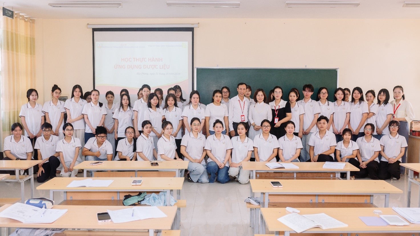 TRƯỜNG CAO ĐẲNG DƯỢC TRUNG ƯƠNG HẢI DƯƠNG: ĐỔI MỚI PHƯƠNG PHÁP ĐÀO TẠO, TĂNG CƯỜNG GẮN KẾT LÝ THUYẾT VỚI THỰC TIỄN TẠI DOANH NGHIỆP