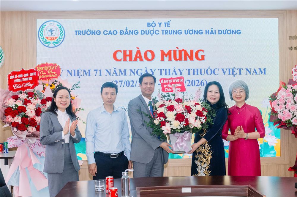 HCCP đón nhận tình cảm tri ân nhân Ngày Thầy thuốc Việt Nam 27/2