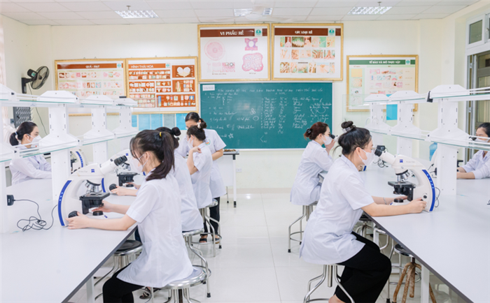 Cơ sở vật chất hỗ trợ sinh viên thực hành tại bộ môn Dược liệu