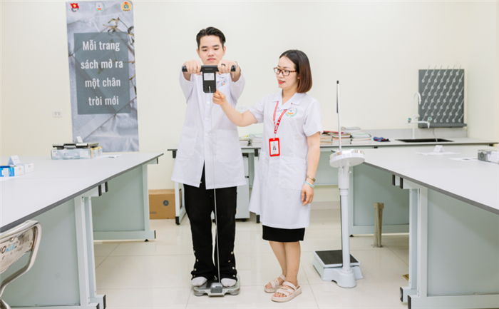 Cơ sở vật chất hỗ trợ sinh viên thực hành tại khu Chăm sóc sắc đẹp và Sức khỏe